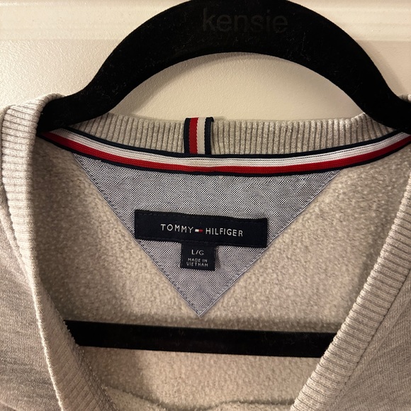 Tommy Hilfiger Grey Logo Sweatshirt - Picture 3 of 3